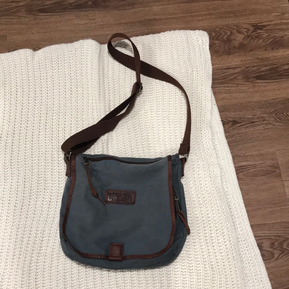 Duluth Trading oil can sling purse